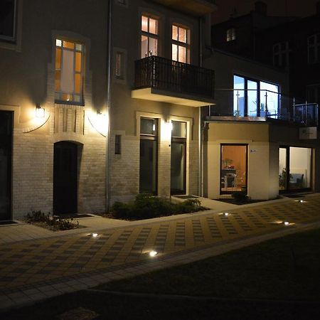 Homewell Apartments Pod Szczerbatym بوزنان المظهر الخارجي الصورة